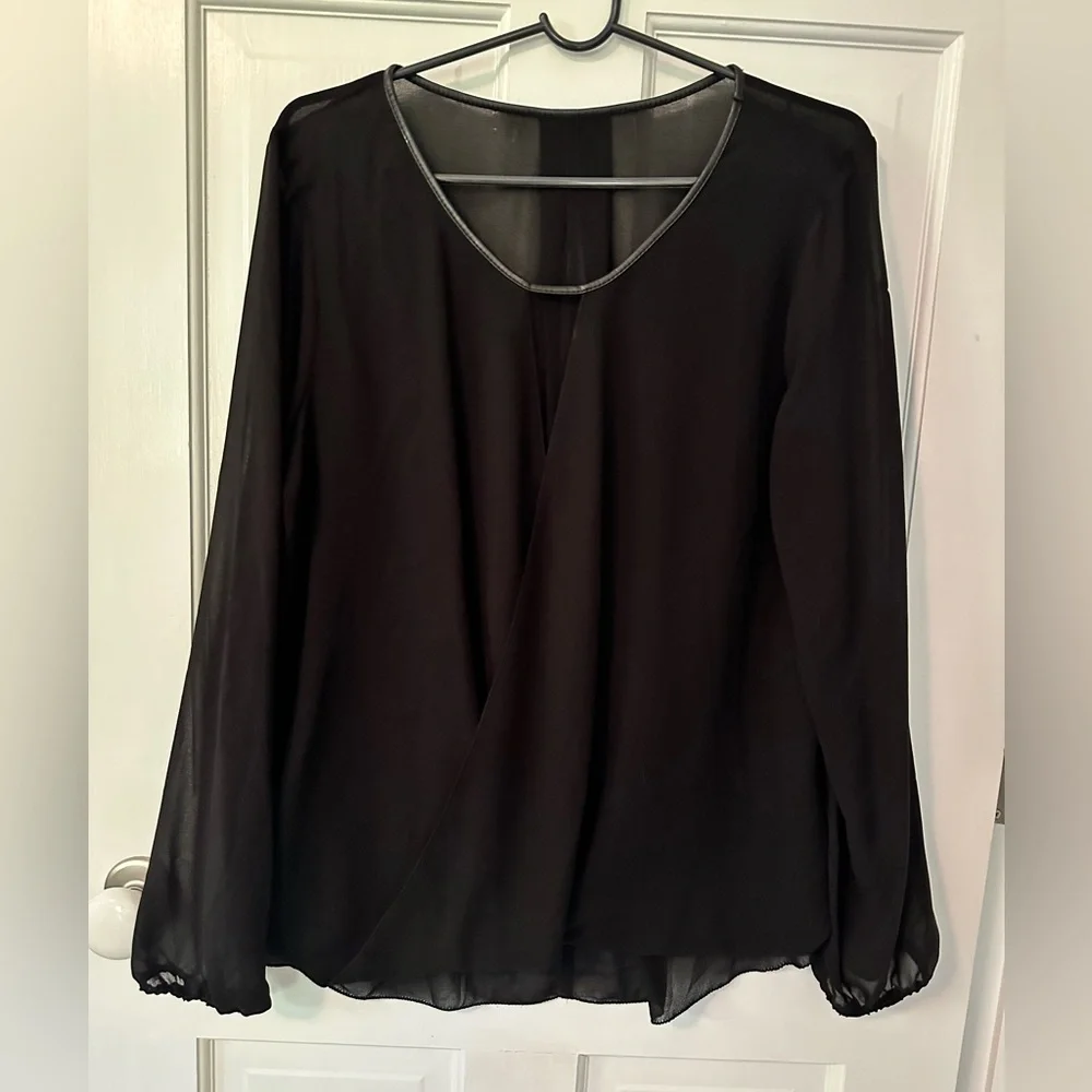 EUC black Max Studio shirt w/ keyhole front and sheer sleeves and back - size xl